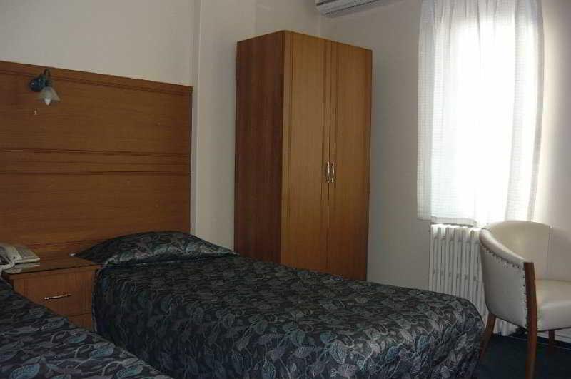 Bormali Hotel Корлу Екстериор снимка